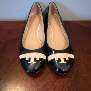 Tory Burch kitten pumps navy and tan size 8.5